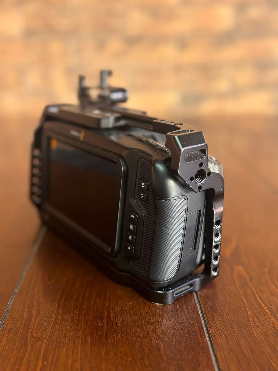 Blackmagic pocket 6K + cage + acessórios  - Foto 4
