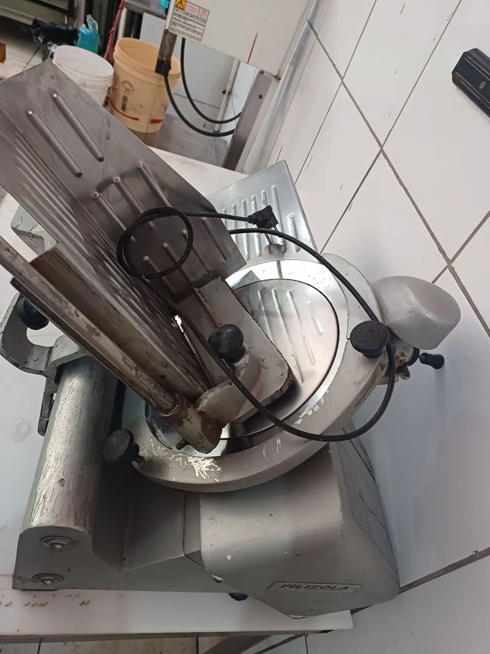 Maquina de fatiar frios