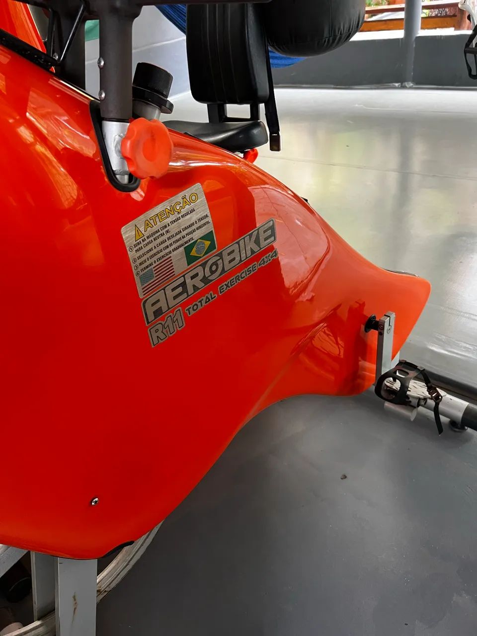 aerobike r11 e r6 ergométrica - simula triathlon - Foto 3