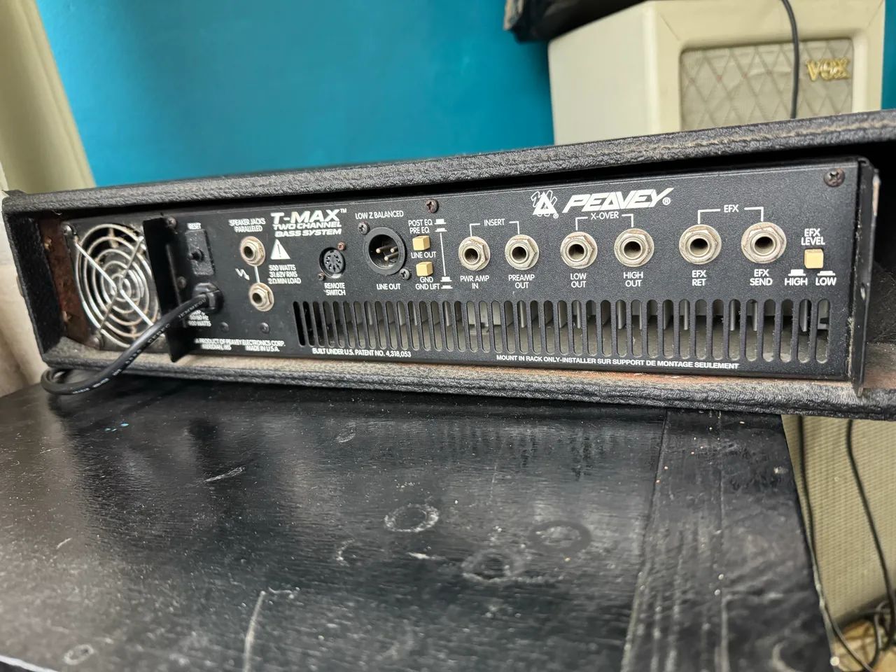 Peavey T-Max + caixa 4x10 - Foto 4