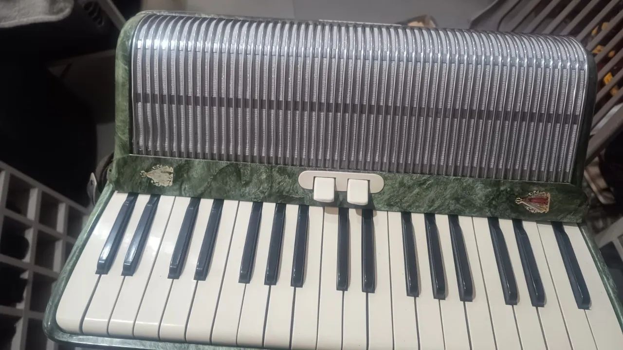 Acordeon Todeschini em estado de fábrica  - Foto 4