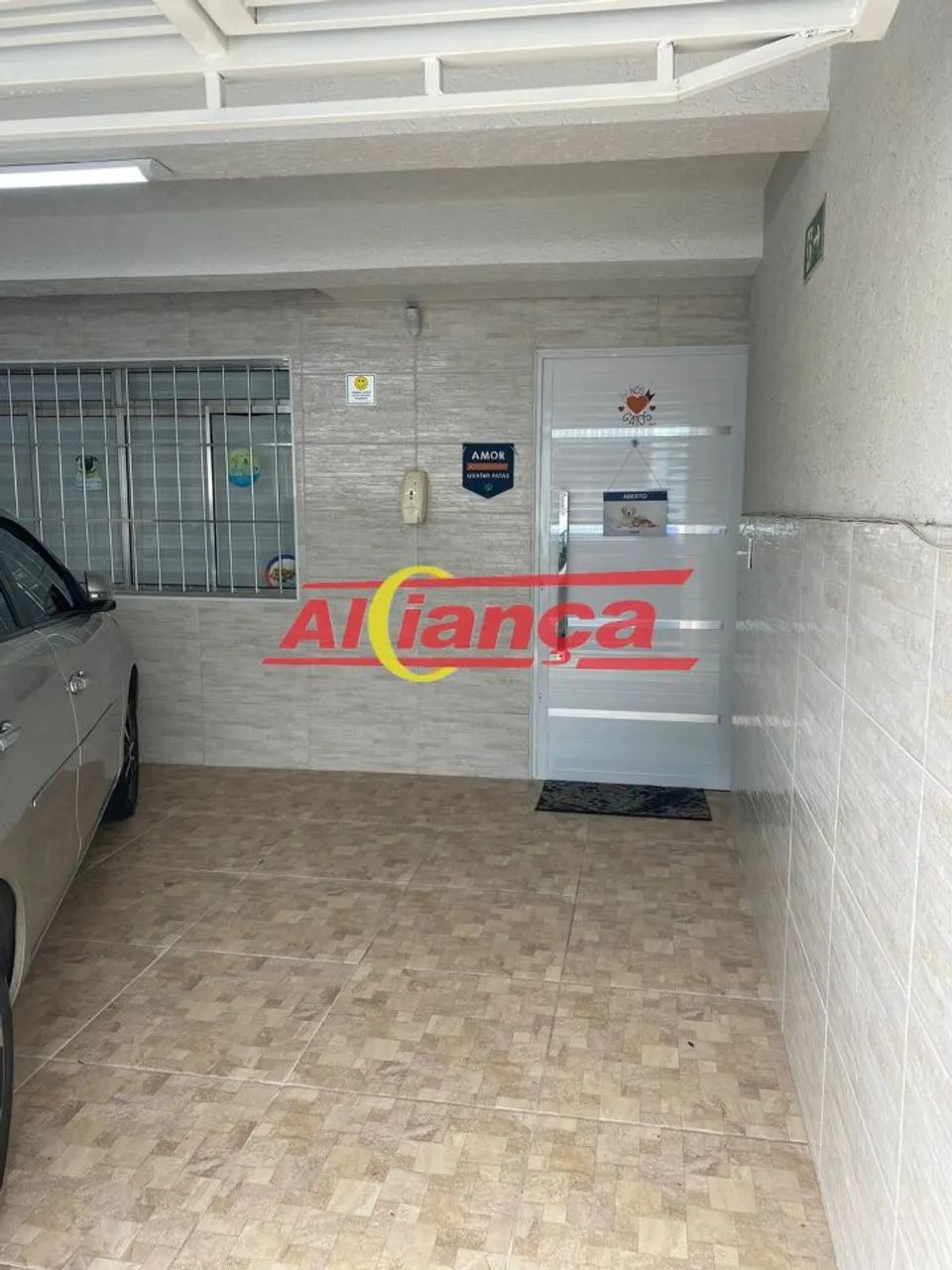 Vende-se belíssimo espaço comercial em funcionamento para Clínica Veterinária