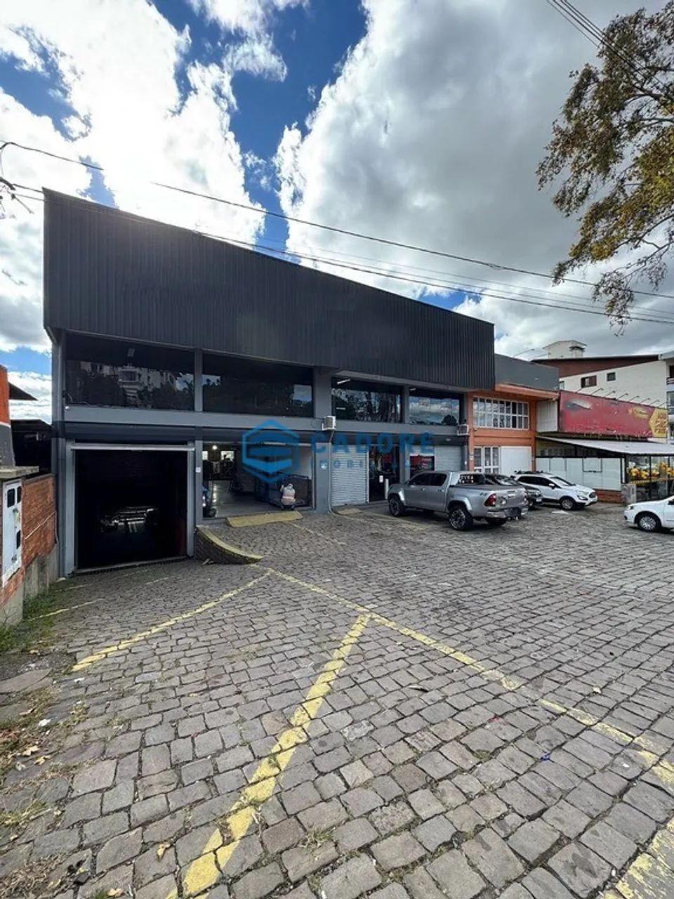 PAVILHÃO DE LAZZER COM 1.022m²