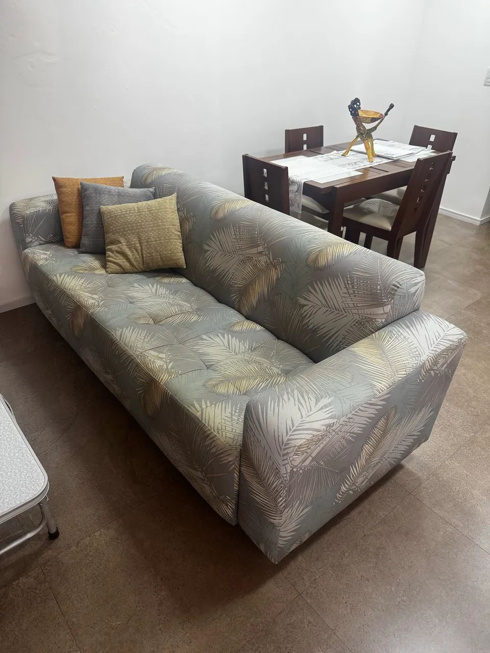 Sofá 3 lugares (Tecido Aquablock) - 2,20m x 0,85m - Foto 3