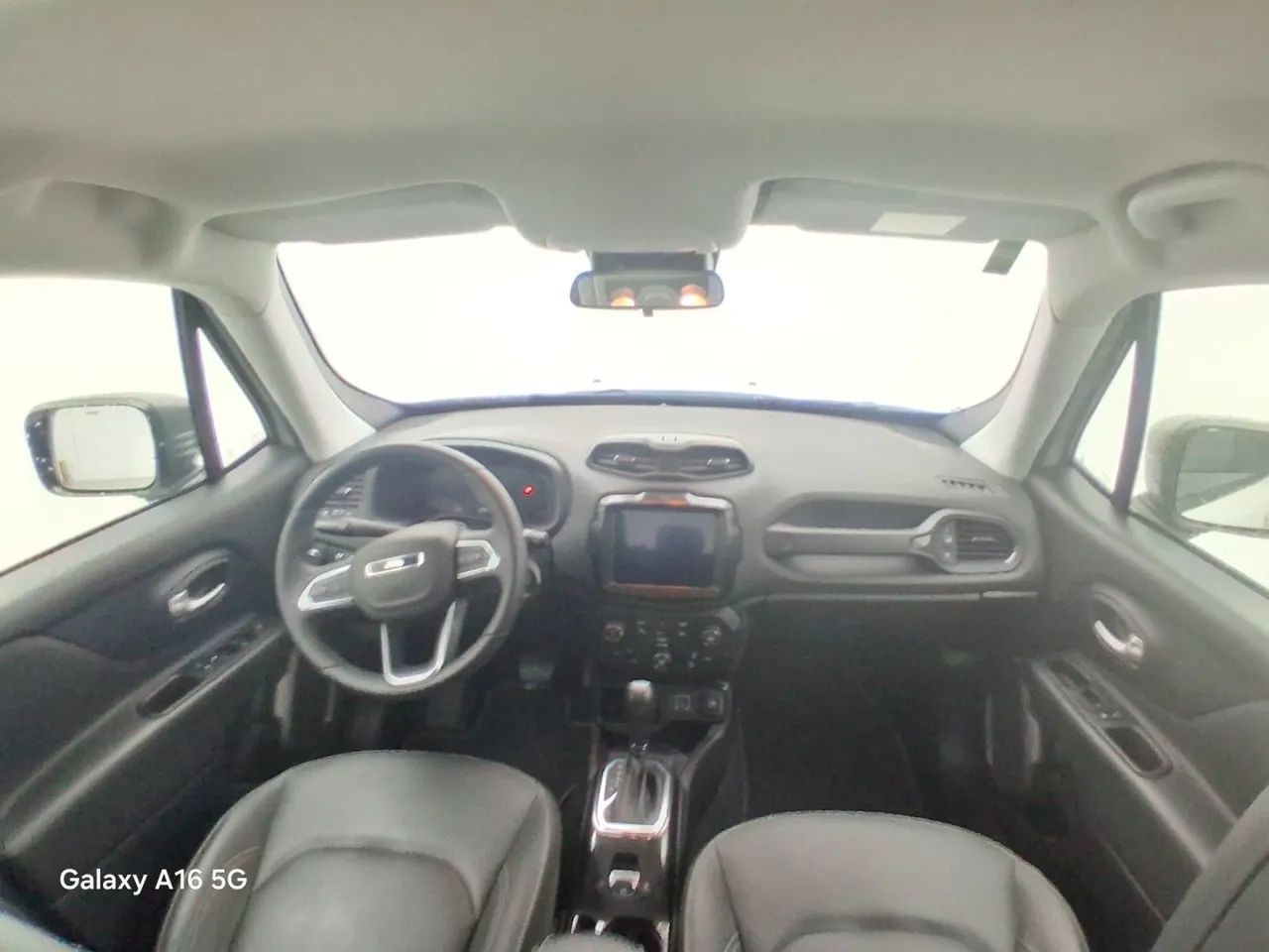 Jeep Renegade Long. T270 1.3 TB 4x2 Flex Aut., foto 17 de 18