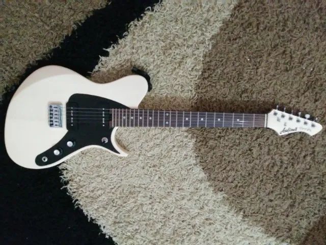 Guitarra Aria Pra II Flying Joy