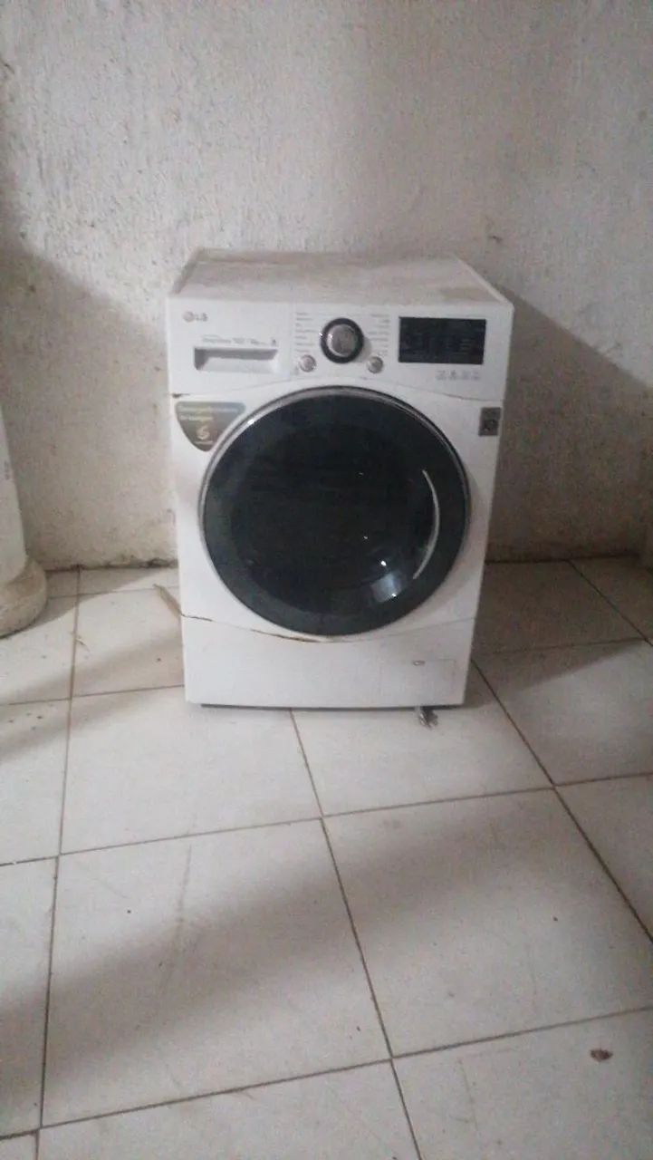Lavadora LG lava é seca  10 kg  - Foto 2