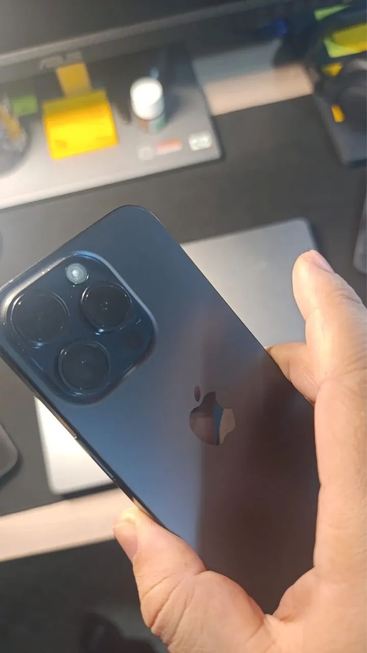 iPhone 15 pro 256 cinza  - Foto 2