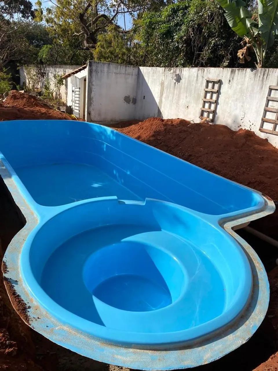 Piscina 8.5 MTS c SPA integrado com led e cascata 