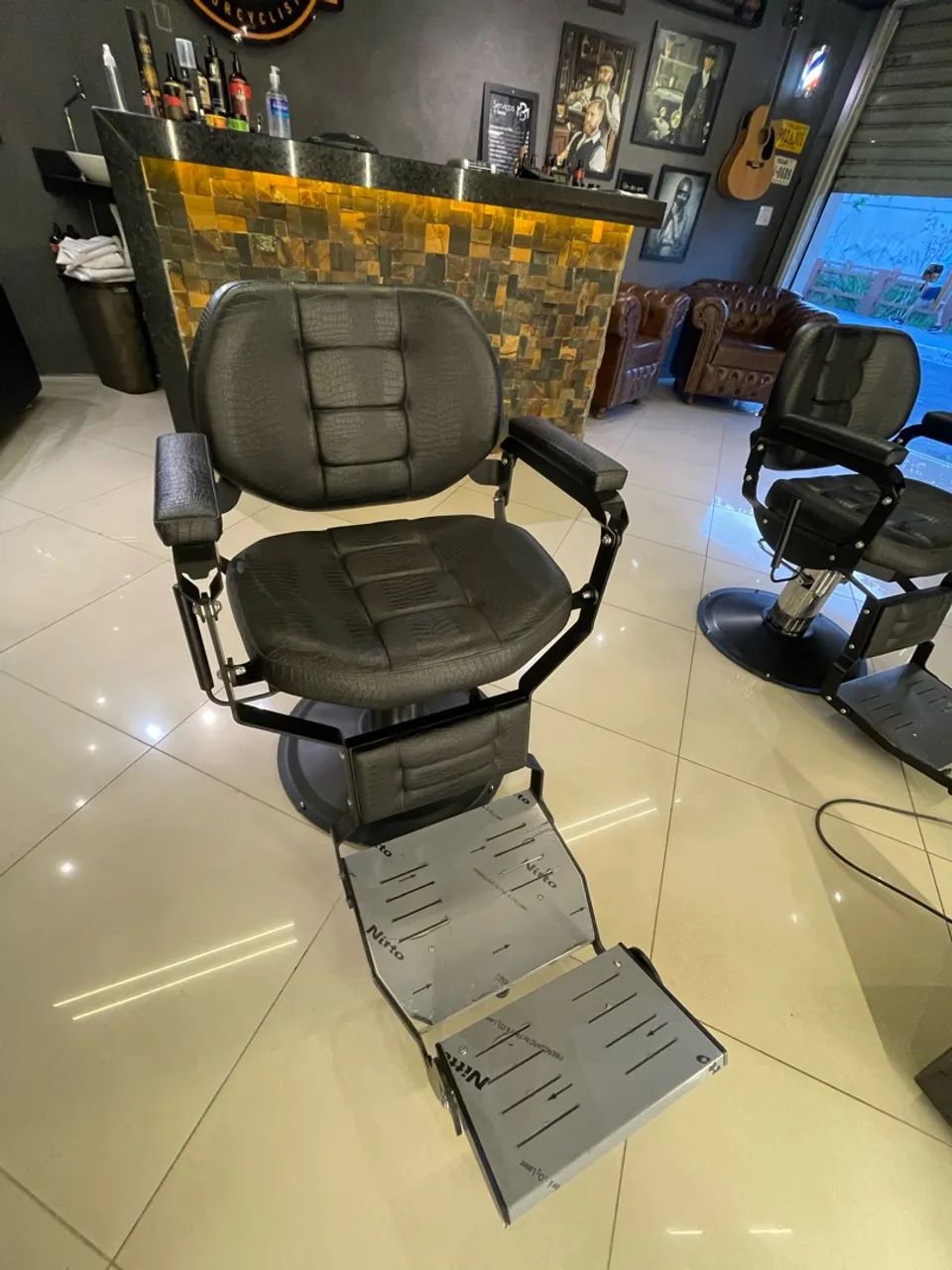 Cadeira poltrona Van de velde salão barbearia 