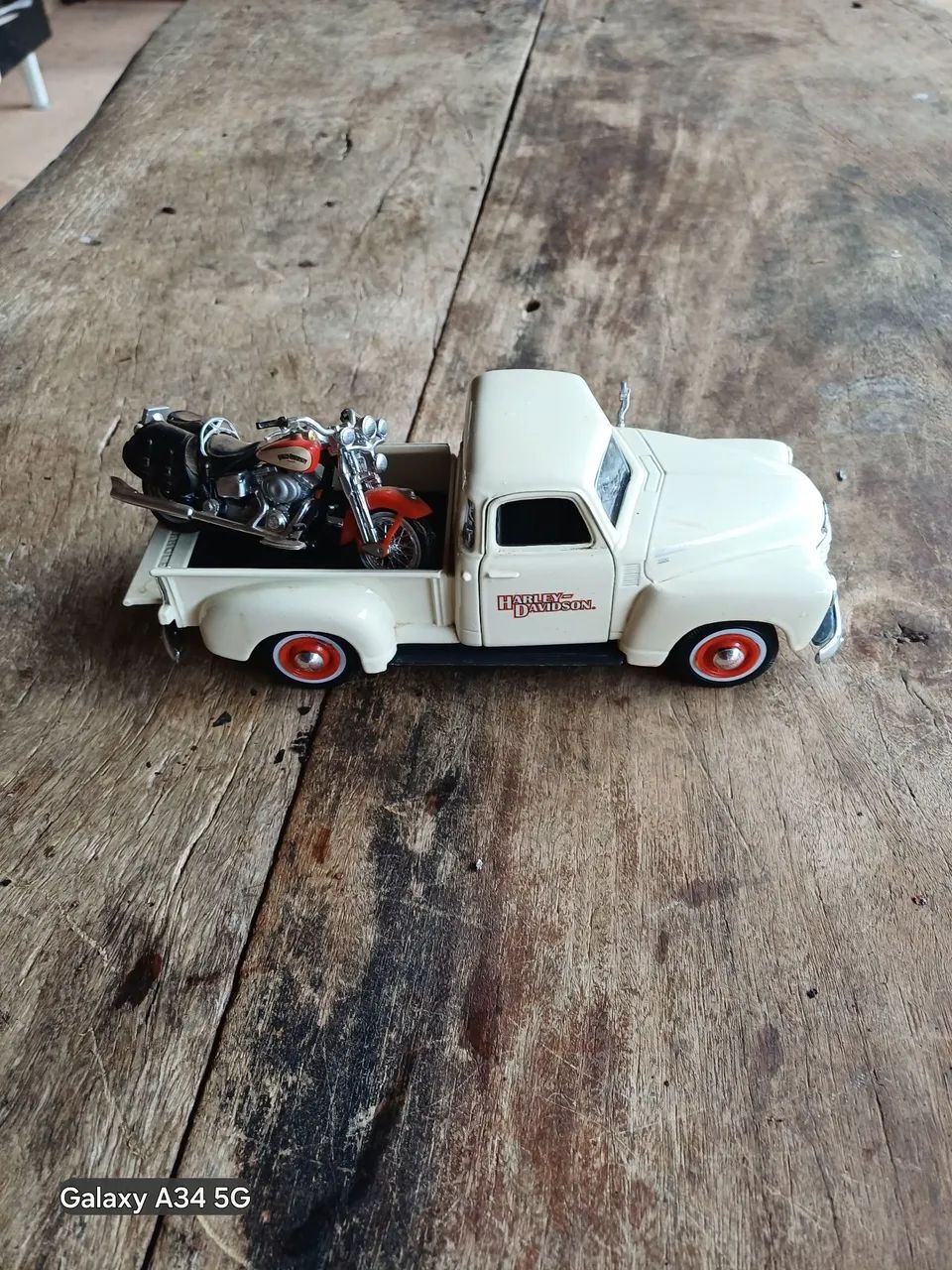 Miniatura de metal escala 124 - Foto 3