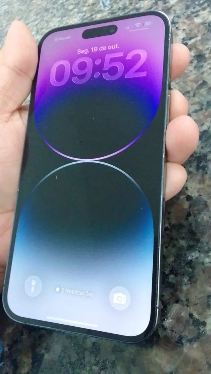 iPhone 14 Pro Max roxo