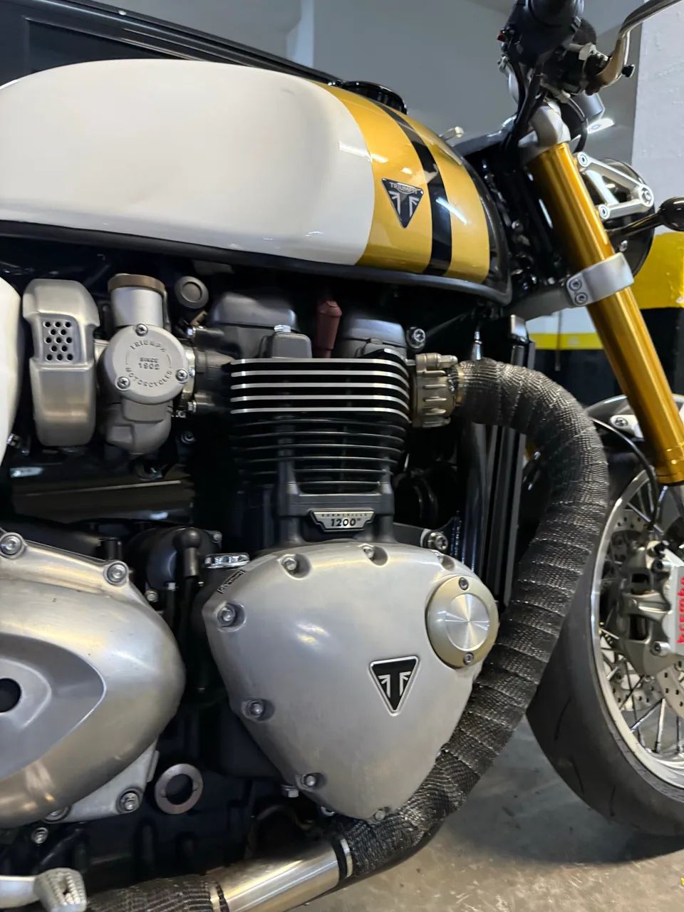 ? TRIUMPH THRUXTON 1200 R  - Foto 4