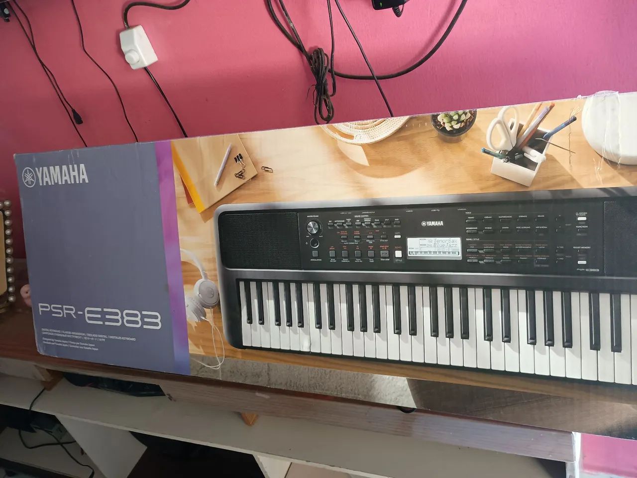 Teclado Yamaha E-383.
