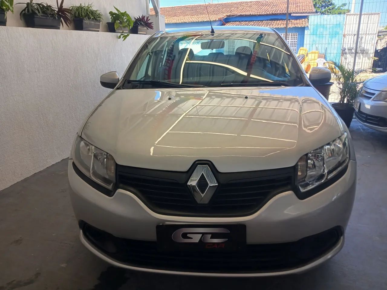 Renault Logan Authentique Hi-flex 1.0 16V 4P 2015 - Foto 2