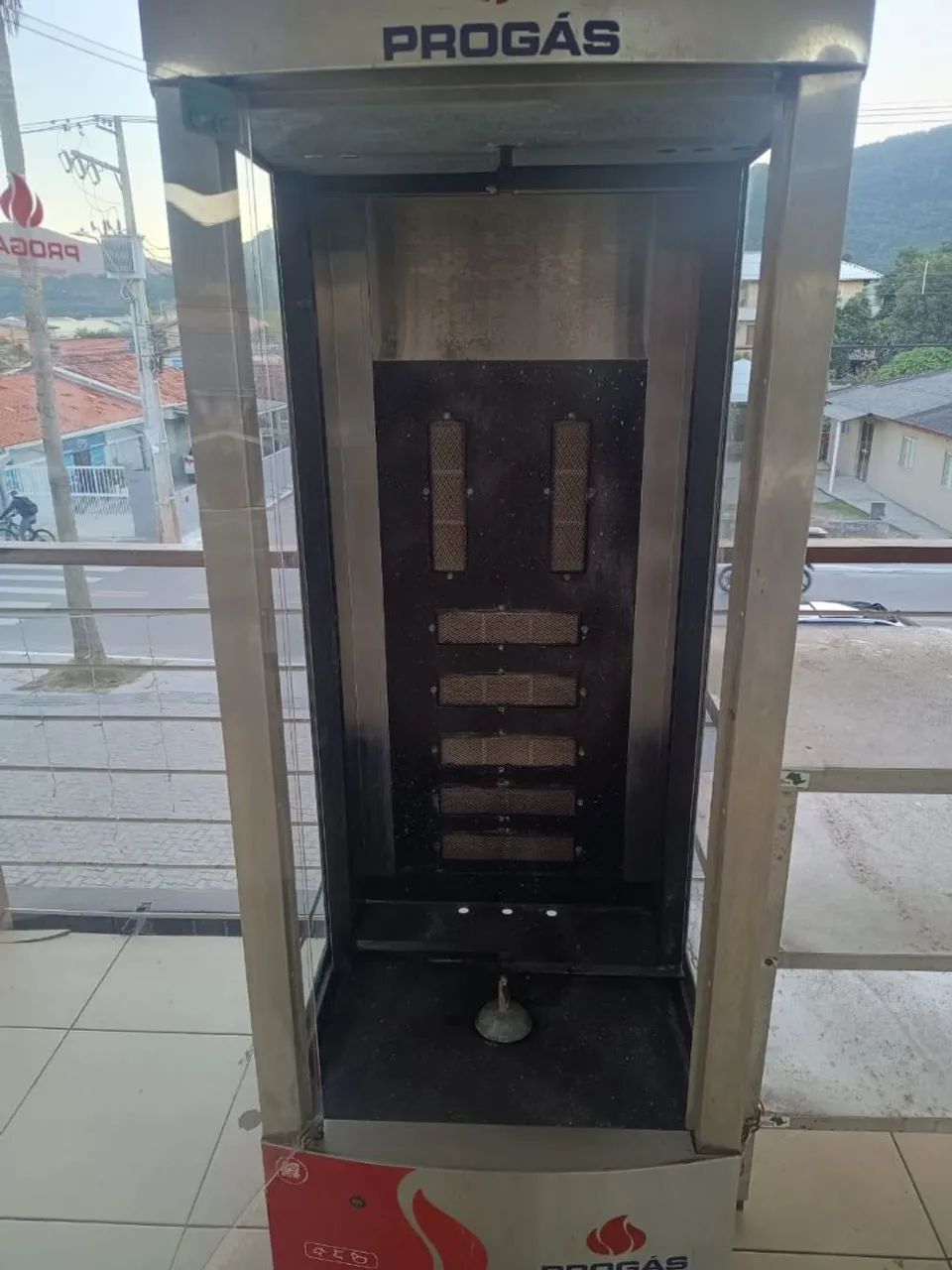 VENDO MAQUINA DE FRANGO / ASSADOS.  - Foto 2