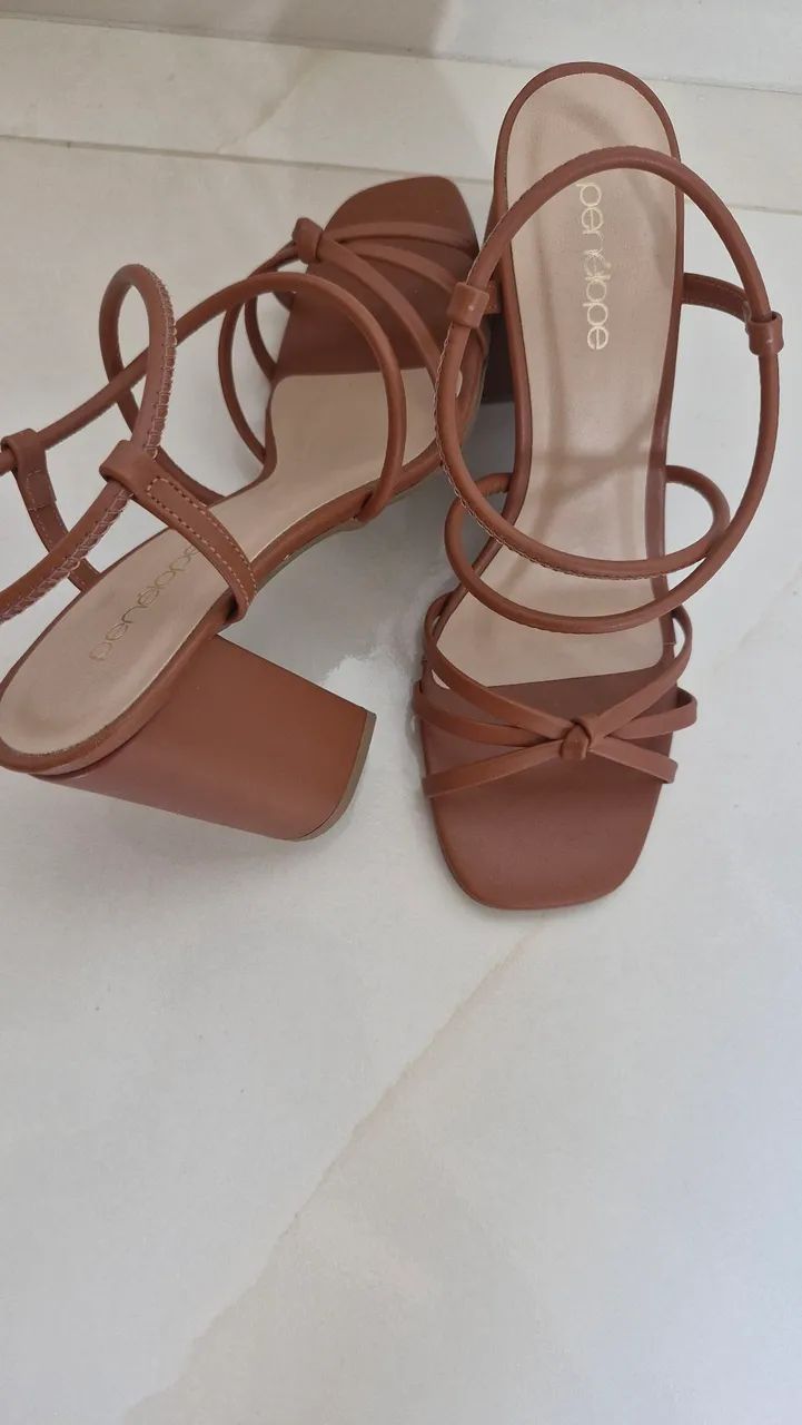 Sandália N°37 - Nunca Usada - Foto 3