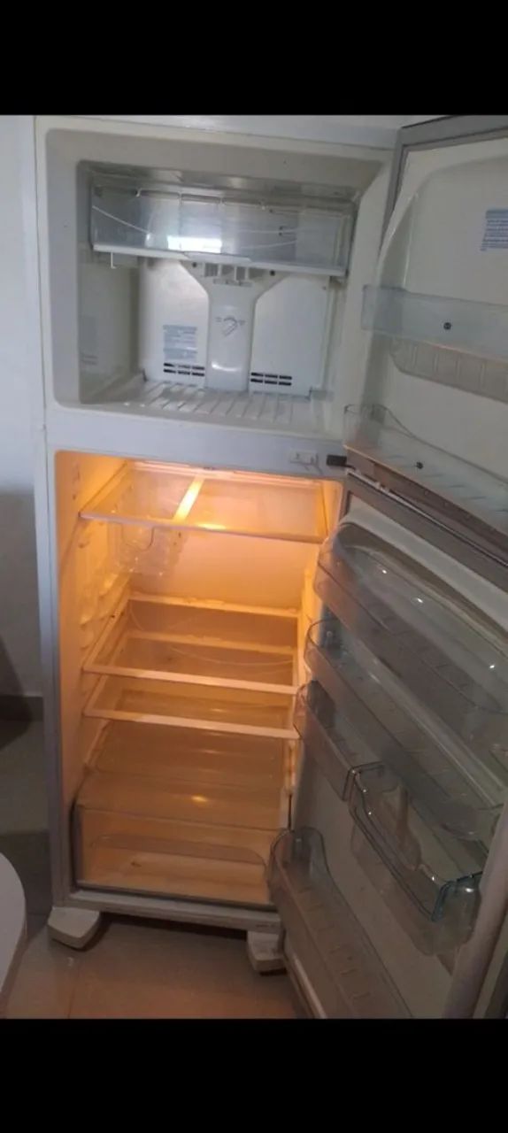 Geladeira Eletrolux  - Foto 2