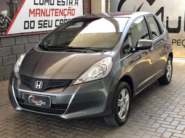 Honda Fit 1.4 DX Flex 12/13 completo, muito novo, só DF.
