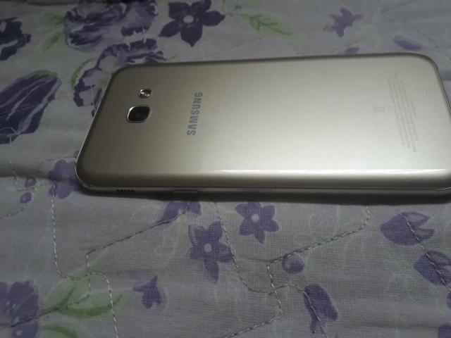 Celular Samsung Galaxy A7 2017 de 32 GB - Foto 3