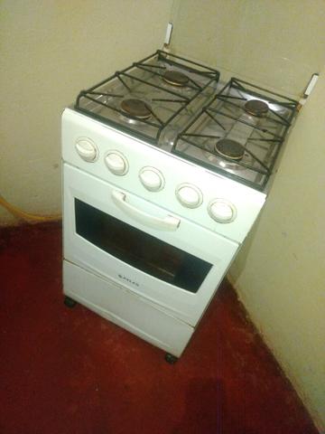Vende-se fogão 100 bota 100 bebê conforto 80 bolsa original da Melissa 100
