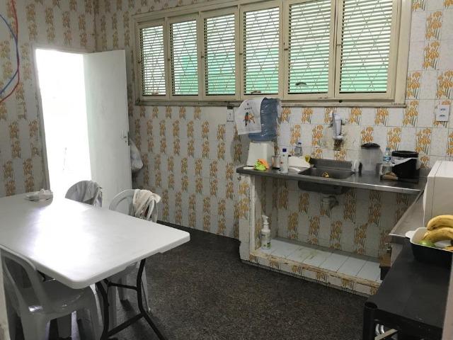 Casa com 4 dormitórios para alugar, 400 m² por R$ 3.500/mês - Foto 2