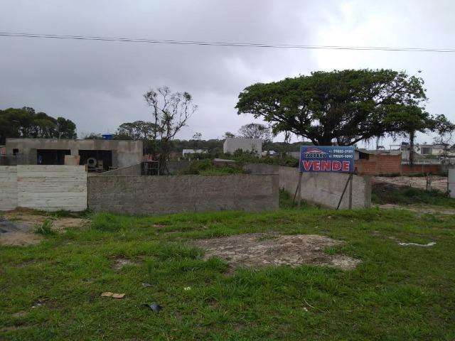 Excelente oportunidade de terreno frente a rodovia e a 80 m do mar (vista aberta) - Foto 3