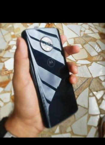 Troco meu moto G6 plus 64 gigas 4 de RAM (leia a descrição)