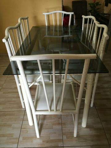 Mesa com um conjunto de 6 cadeiras - Foto 3