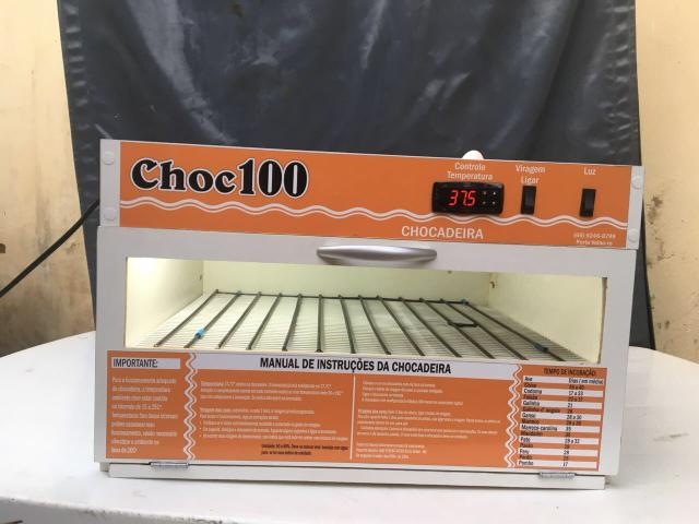 Chocadeira com ovoscópio