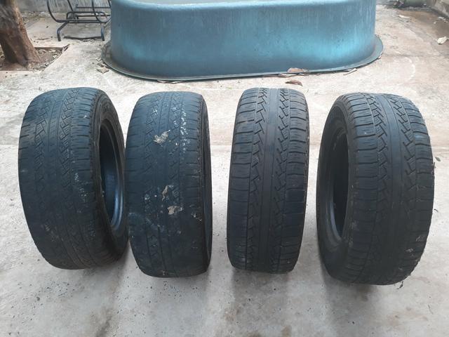 Pneu 265/65/17 troco - Foto 4