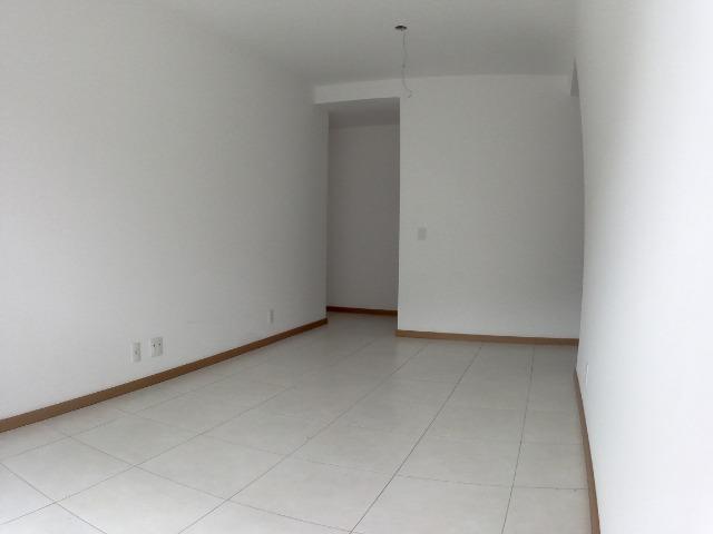 APM-09-Apartamento com Excelente Quintal Próximo ao Centro Comercial de Laranjeiras - Foto 6