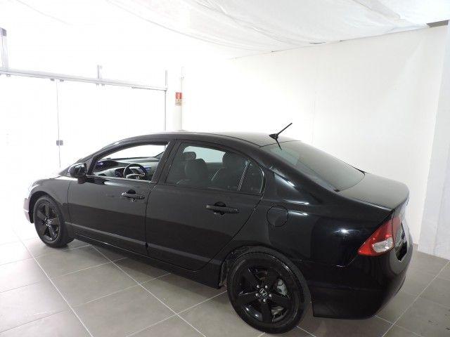 Civic Sedan LXS 1.8/1.8 Flex 16V Mec. 4p - Foto 4