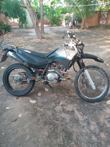 Vendo uma moto
