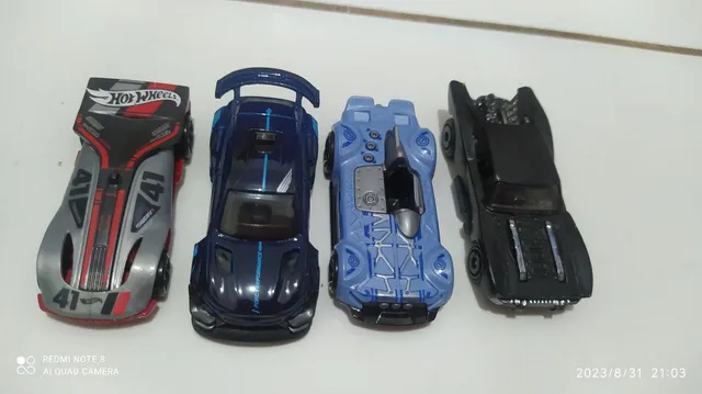 Carrinho Colecionador Hot Wheels Kit C/ 10 Unidades Sortidos