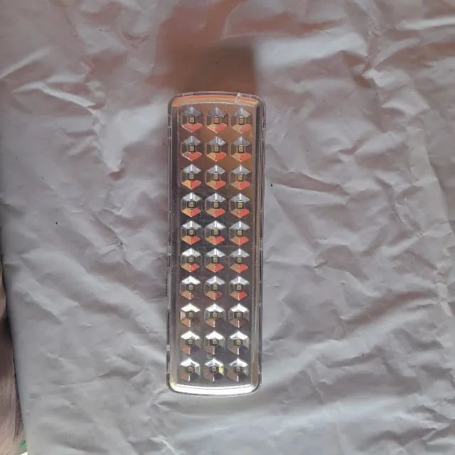Luminária de Emergência LED - Foto 2