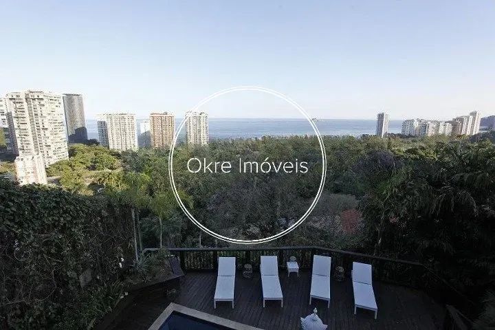 Casa à venda em São Conrado com 5 suítes 4 vagas 676m²