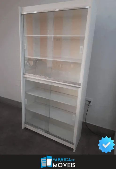 Estante Prateleiras Com Portas de Vidro - Novo