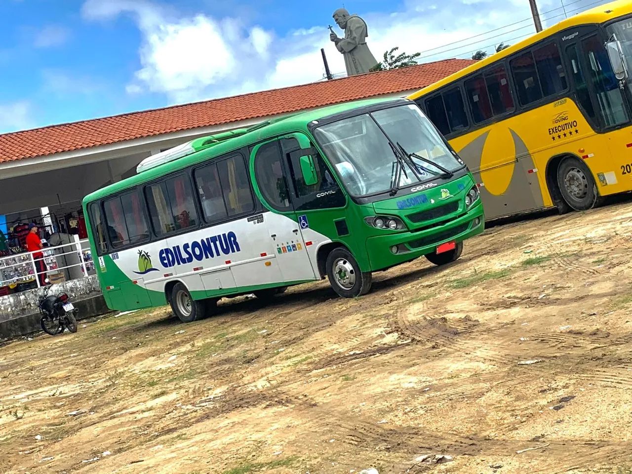 Comil pia Mercedes lo915