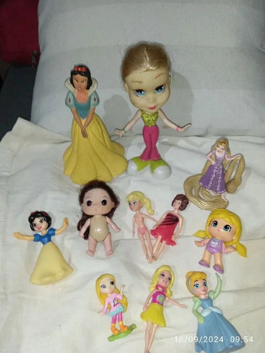 Bonecas pequenas. Kit com 11 peças  - Foto 3