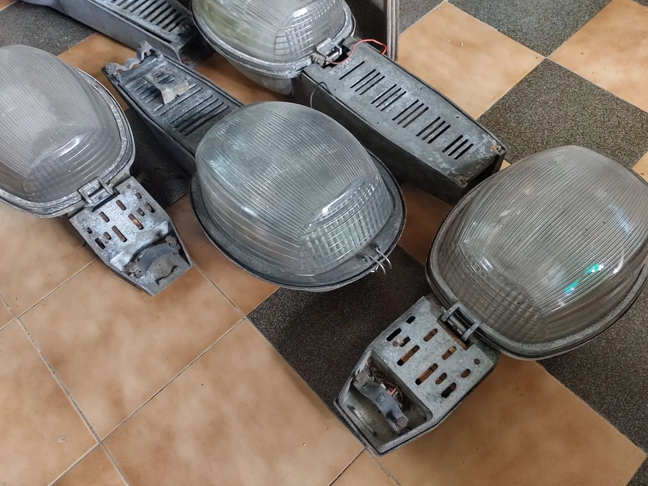 Luminária de poste antiga
