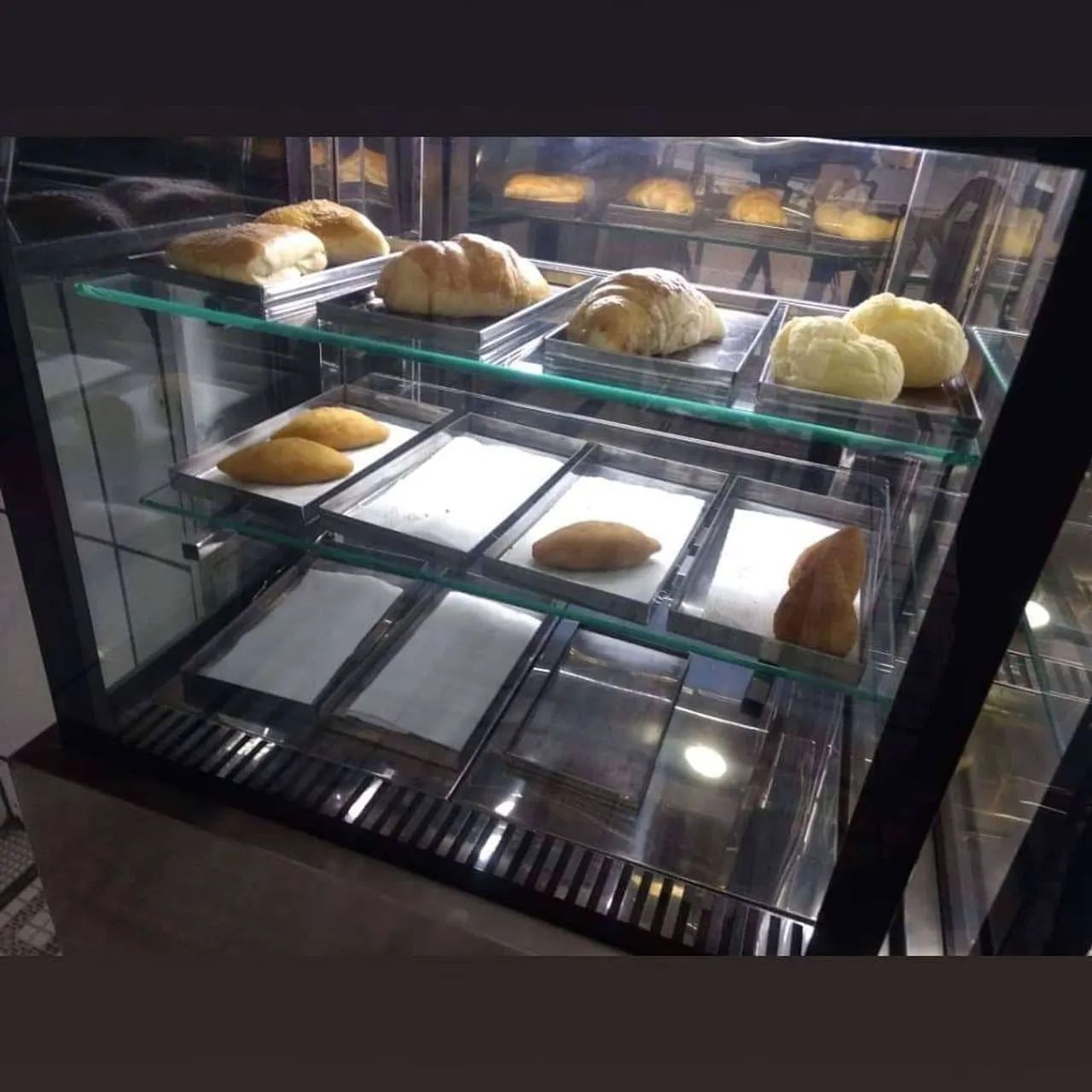 Vitrine Pães e salgados para sua lanchonete 