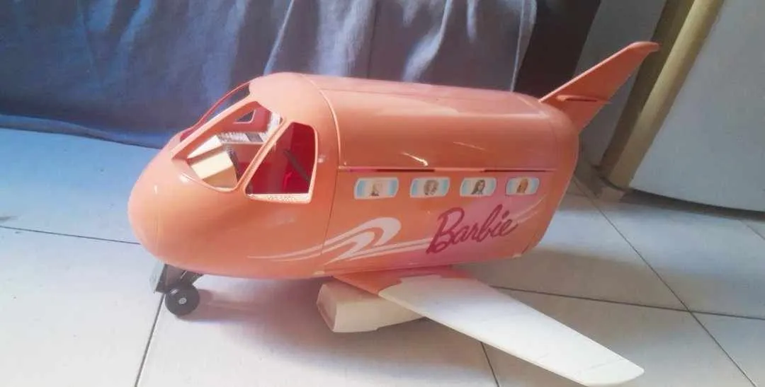 Avião Barbie Rosa - Diversão Garantida!