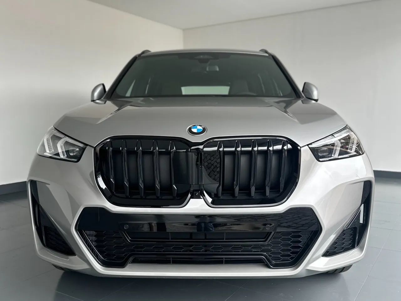 Bmw X1 2.0 16v Turbo Gasolina Sdrive20i M Sport Steptronic Cinza 2025 - Foto 2