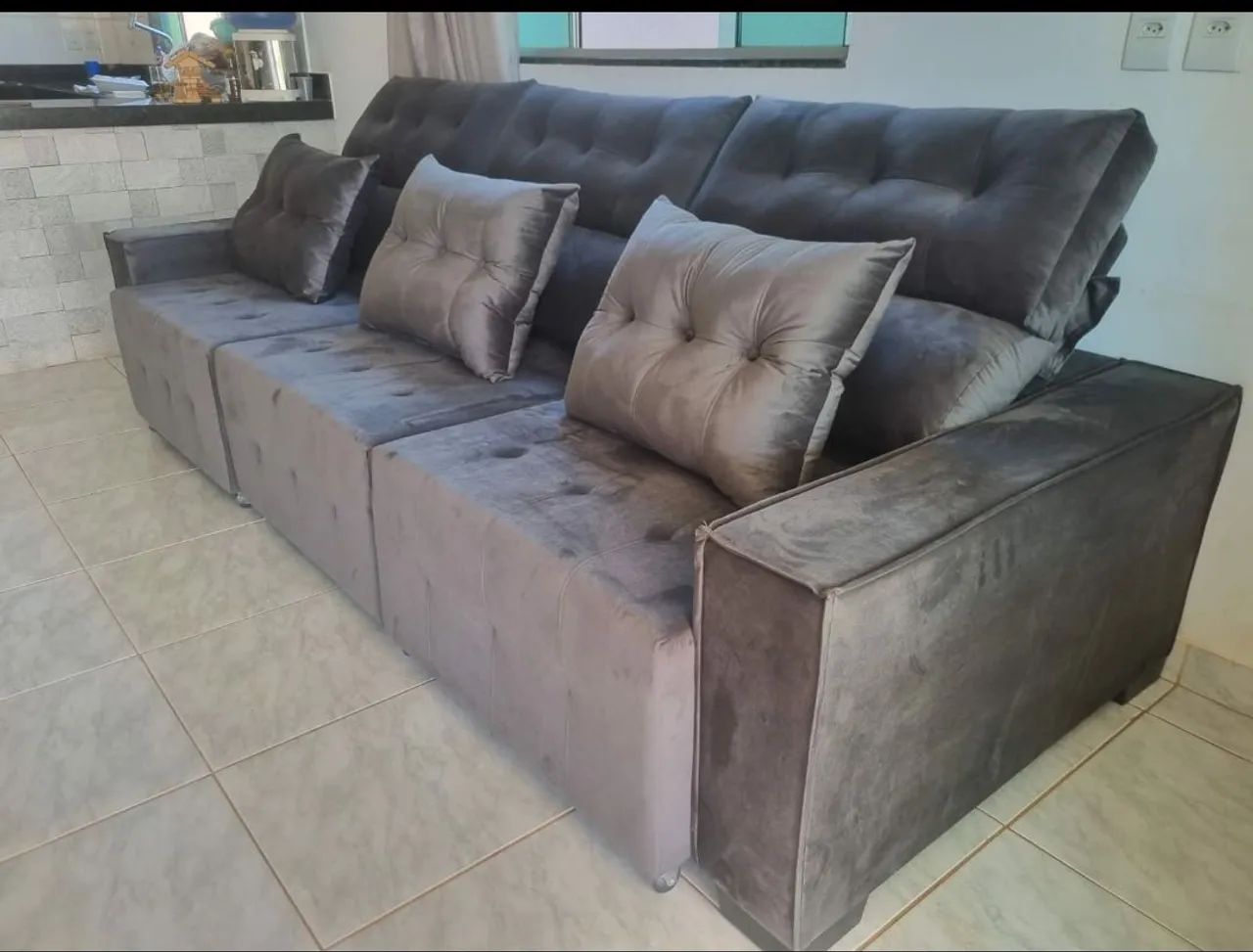Sofá retrátil reclinável 