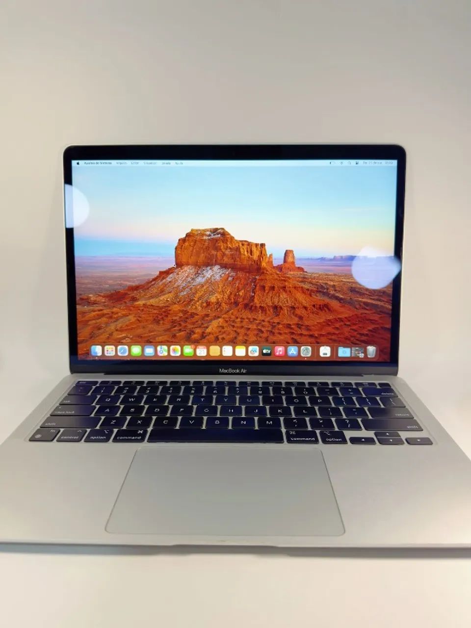 Apple MacBook Air M1 13 Space Gray 8GB 256GB - Muito bem