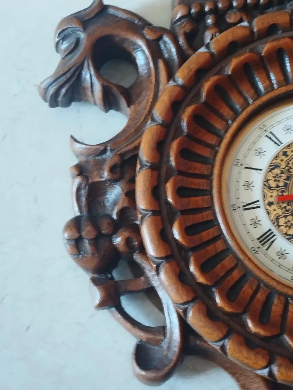 Relógio de madeira entalhado com figura de dragão c/vídeo - Foto 2