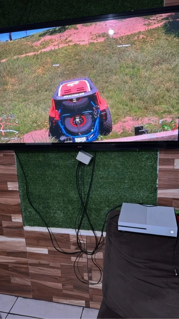 Vendo Xbox one s. Não aceito troca.