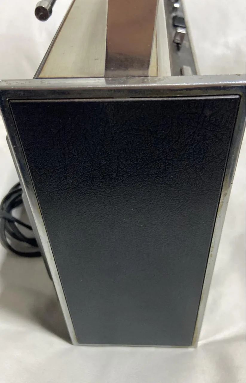 Rádio Antigo Philco Ford 9 faixas ótimo estado DEFEITO  - Foto 3