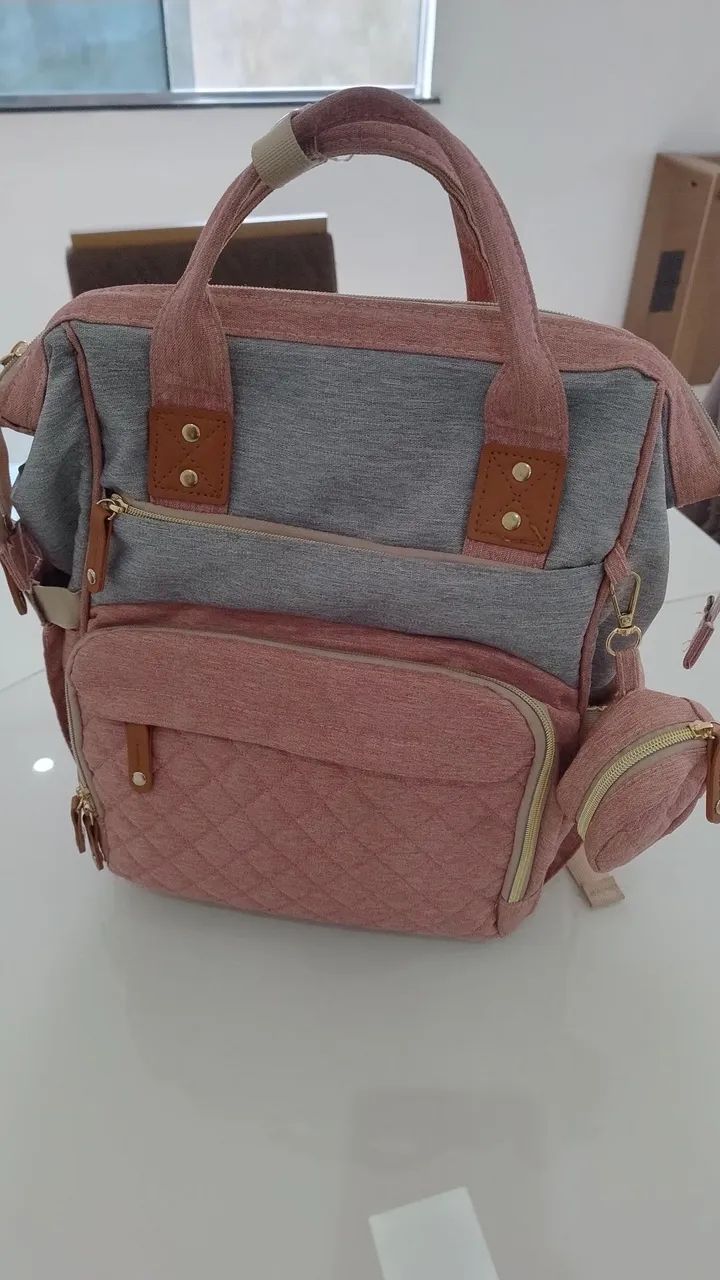 Mochila Maternidade Rosa e Cinza - Perfeita para Bebês - Foto 3